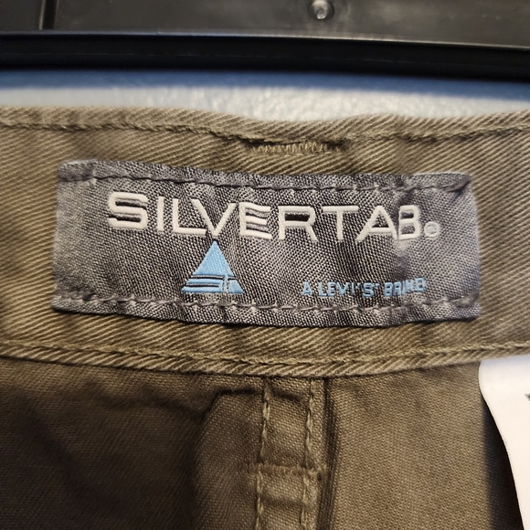VTG 90's Levi's Silvertab tan cargo pants size 31x30 - Picture 10 of 12